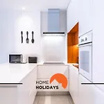 #308 Cozy Location *